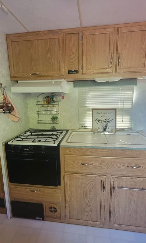 2 sink 3 burner stove with oven