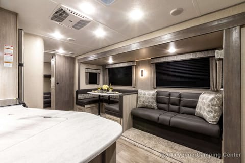 2022 Coachmen Catalina Legacy Towable trailer in Naperville