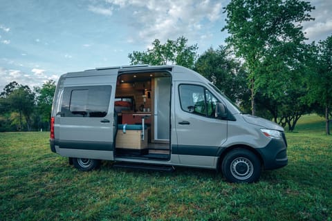 Scenic Vans' - "The Zion" - Unlimited Mileage Campervan in Rancho Cordova