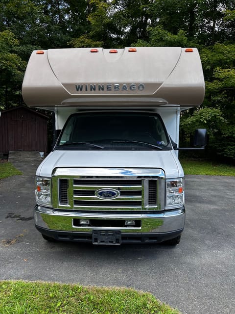 Winnebago Minnie Winnie with NO mileage fees!!! Drivable vehicle in Summersville