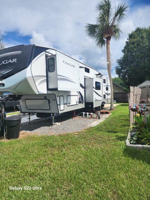 2021 Keystone Cougar M-368MBI Towable trailer in Lutz