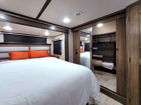 2022 Grand Design Solitude: Where Solitude Meets Adventure! Towable trailer in Laveen Village