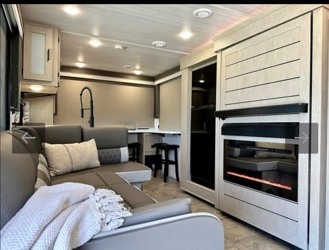 2024 Forest River Wildwood XLite View Towable trailer in Little Rock