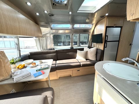Sliver Lining - 2017 Airstream Flying Cloud Towable trailer in San Gabriel