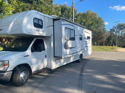 2012 Jamboree Sport Class C RV - Excellent! Drivable vehicle in Franklin