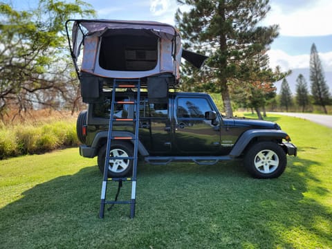 Easy Camping Maui Located in Kahului - Jeep Wrangler, Roofnest Falcon, 4x4 Vehicle, Camping, Recreation, and Snorkel Gear Rental 