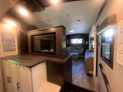 2021 Jayco North Point Towable trailer in Elk Grove