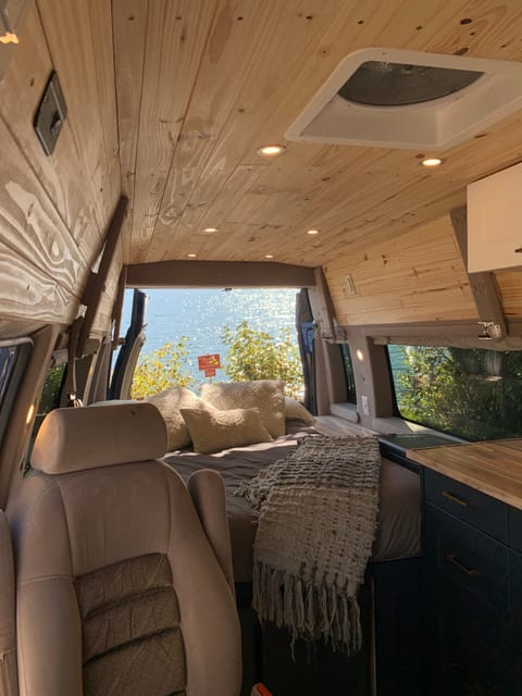 "Marvin" High roof Ford E-350 Extended Campervan in Port Moody