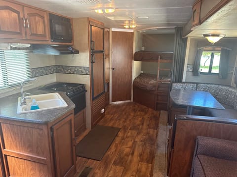 2014 Keystone Passport - Full Hook Up, Delivery Only Remorque tractable in Arroyo Grande