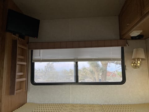 Cozy place in: Fleetwood Bounder (1994) Drivable vehicle in Mar Vista