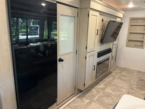 2024 Salem 29VIEW Incredible Views with Bunkhouse Towable trailer in West Melbourne