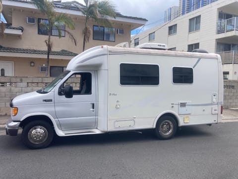 R Vision (with campsites available!) Campervan in Kailua