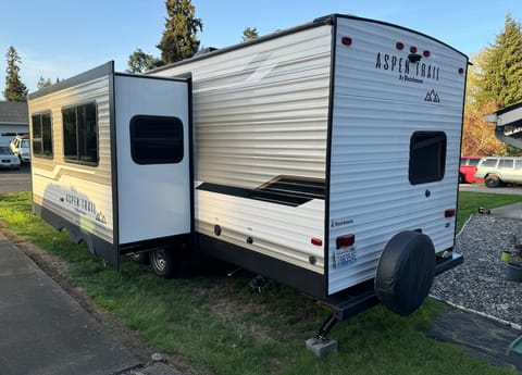 2021 Aspen Trail Trailer - Great for your adventure! Towable trailer in Vancouver