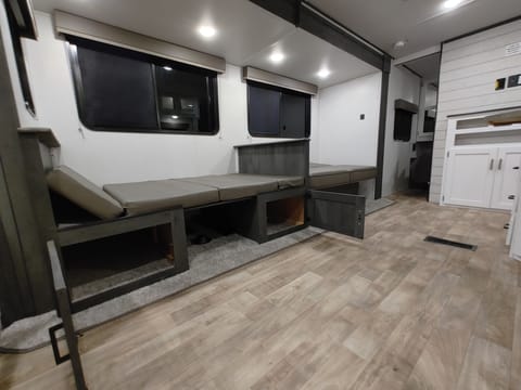 Brand New 2023 Keystone RV Hideout 26-BHSWE Towable trailer in Lake Havasu City