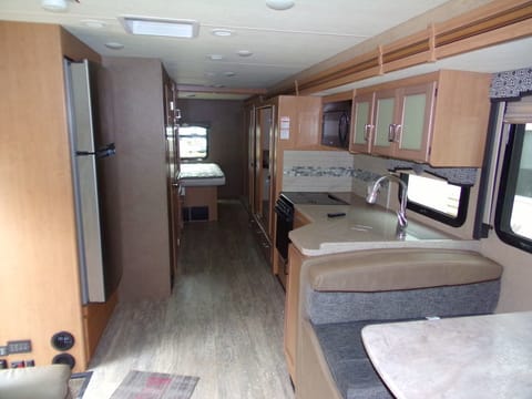 2020 Class A Bunkhouse with plenty of sleeping capacity. Drivable vehicle in Johnson City