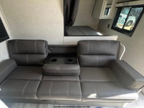 2024 Jayco Jay Flight 264BH (sleeps 8) Easy to tow and operate! Towable trailer in New Braunfels