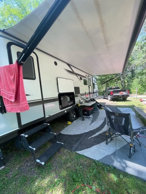 Like New 2020 Jayco Jay Feather. ***Easy to tow*** Towable trailer in West Allis