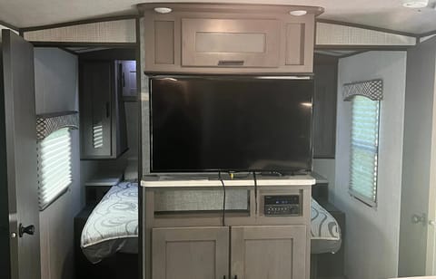 2020 Cruiser RV EL310 -  Sleeps 10!!! (DELIVERY ONLY) Towable trailer in North Charleston