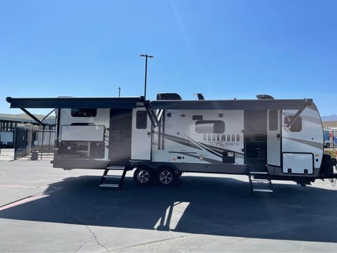 Double electric and manual awnings