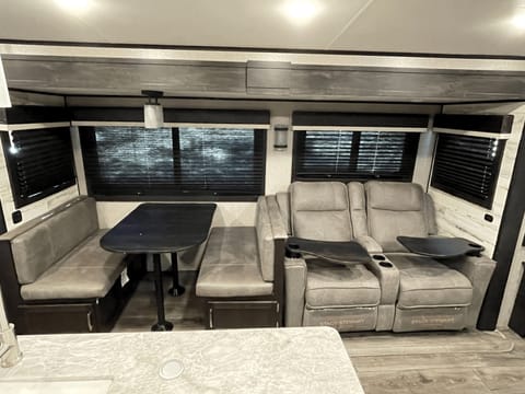 2021 Jayco White Hawk Towable trailer in Temecula