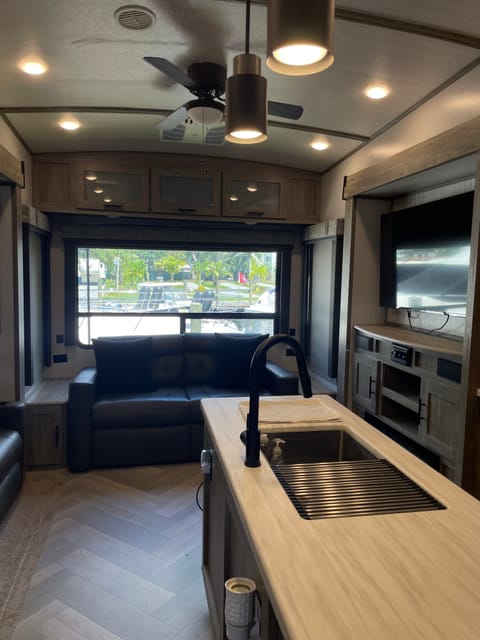 2022 FR Salem Hemisphere Towable trailer in Plantation