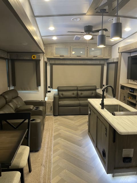 2022 Forest River Salem Hemisphere Towable trailer in Plantation