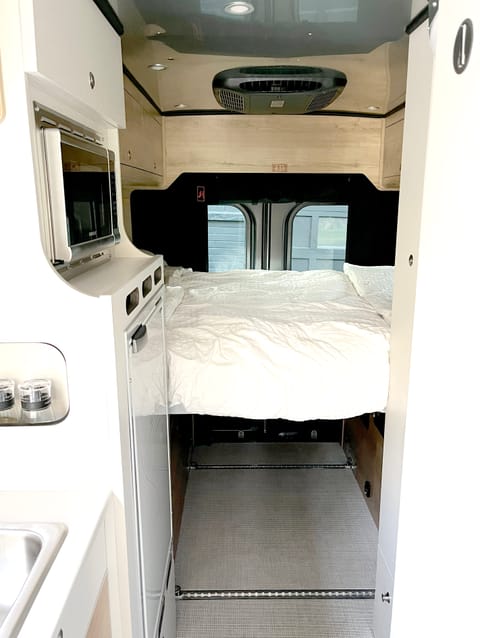 2023 Airstream Rangeline Campervan. Pet Friendly Adventure Van! Campervan in Lynnwood