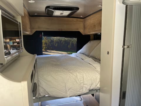 2023 Airstream Rangeline Pop-up Campervan. Pet Friendly Adventure Van! Campervan in Lynnwood