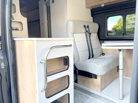 2023 Airstream Rangeline Campervan. Pet Friendly Adventure Van! Cámper in Lynnwood