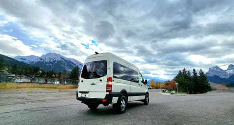 2015 Mercedes-Benz Sprinter Passenger Van Campervan in Edmonton