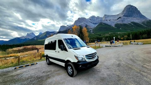 2015 Mercedes-Benz Sprinter 12 SEATER Passenger Van Campervan in Edmonton