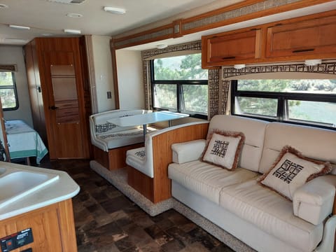 2016 Jayco Alante 26AX - Your Home on Wheels! 🚐 Drivable vehicle in Laveen Village