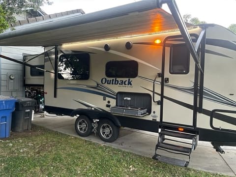 2016 Keystone RV Outback Ultra-Lite Towable trailer in Napa Valley