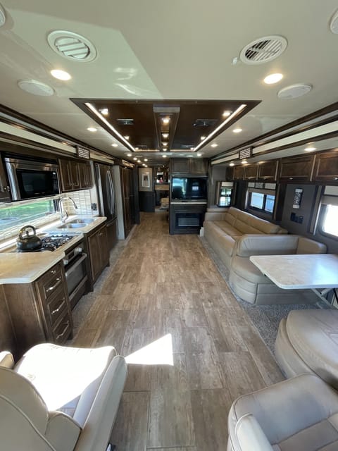 40' Tiffin Allegro | Sleeps up to 8 Guests Drivable vehicle in Royal Palm Beach