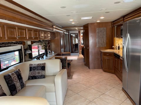 2014 Thor Tuscany XTE diesel pusher 40 ft  no special license needed Véhicule routier in Eastvale