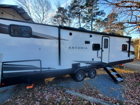 2021 Astoria Trailer - 33FT Towable trailer in Asheboro