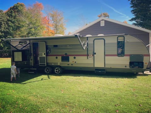 2019 Forest River Cherokee Grey Wolf Tráiler remolcable in Manistique