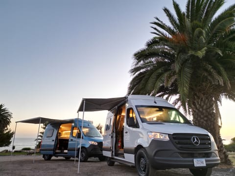 MERCEDES SPRINTER CLASS B - TEXINO SWITCHBACK *Sleeps 5 &Seats 4* Santa Mon Drivable vehicle in Santa Monica