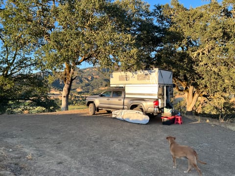 RockHound - a 2021 Four Wheel Campers Pop-up on a 2017 4X4 Tacoma TRD OR Véhicule routier in Woodland Hills