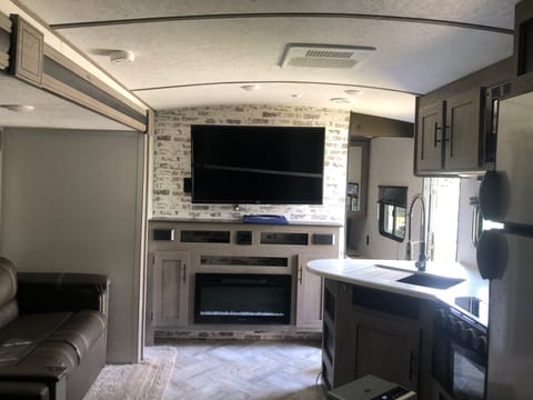 2021 Springdale 298bh Towable trailer in Crescent City
