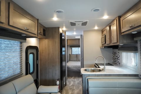 Sleeps 6 - 2024 Gulf Stream conquest 6280LE-39075 Drivable vehicle in Provo