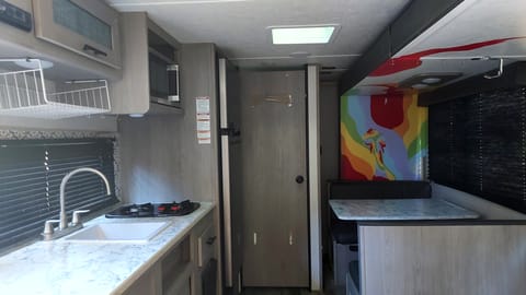 18 foot 2023 Coleman Lantern 18FQ Towable trailer in Idaho Falls