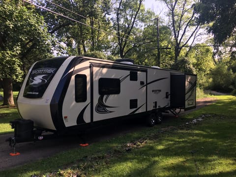 2017 Venture Rv Sporttrek Towable trailer in Springfield
