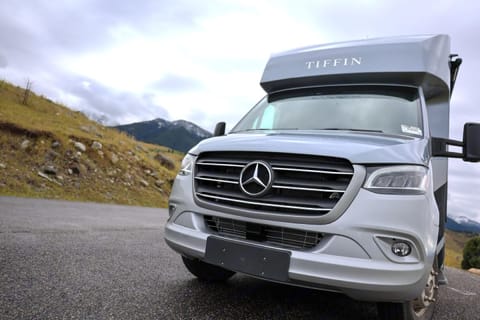 2023 Mercedes Luxury RV - Many Extras Included Drivable vehicle in Bozeman