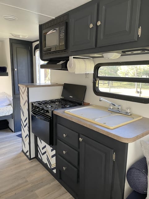 2005 Gulf Stream Gulf Breeze Towable trailer in Black Forest