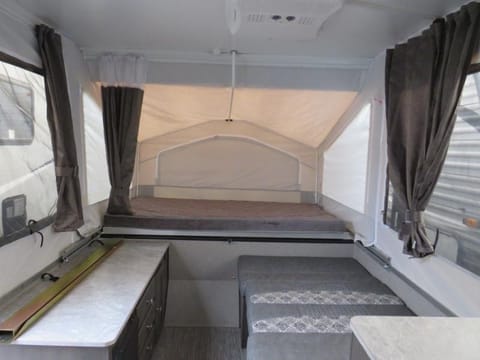 2020 Forest River RV Flagstaff SE 176SE - Popup camper Towable trailer in Eden Prairie