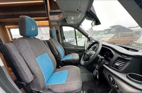 Luxury 4 Berth Fixed Bed Insurance Included Fahrzeug in Cumbernauld