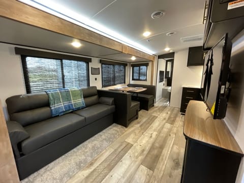 2021 Keystone RV Springdale with outdoor kitchen, shower, and av system! Towable trailer in Yakima