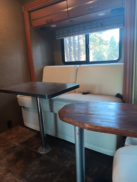 Glamping Itasca Navion IQ Mercedes Drivable vehicle in Deschutes River Woods