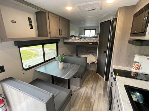 Delivery! New 2024 bunkhouse! Sleeps 8 Towable trailer in League City